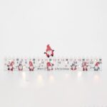 Home KLW25 LED-es adventi naptár, 7db LED világítás, fa alapanyag, elemes tápellátás, beltéri kivitel
